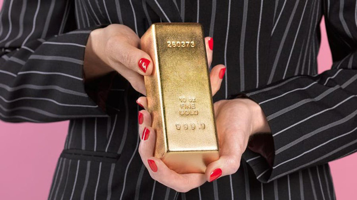покупать ли золото в 2023 году